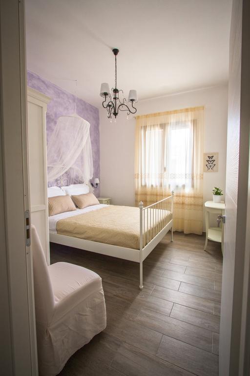 Venustas Bed and Breakfast LMP Eksteriør billede